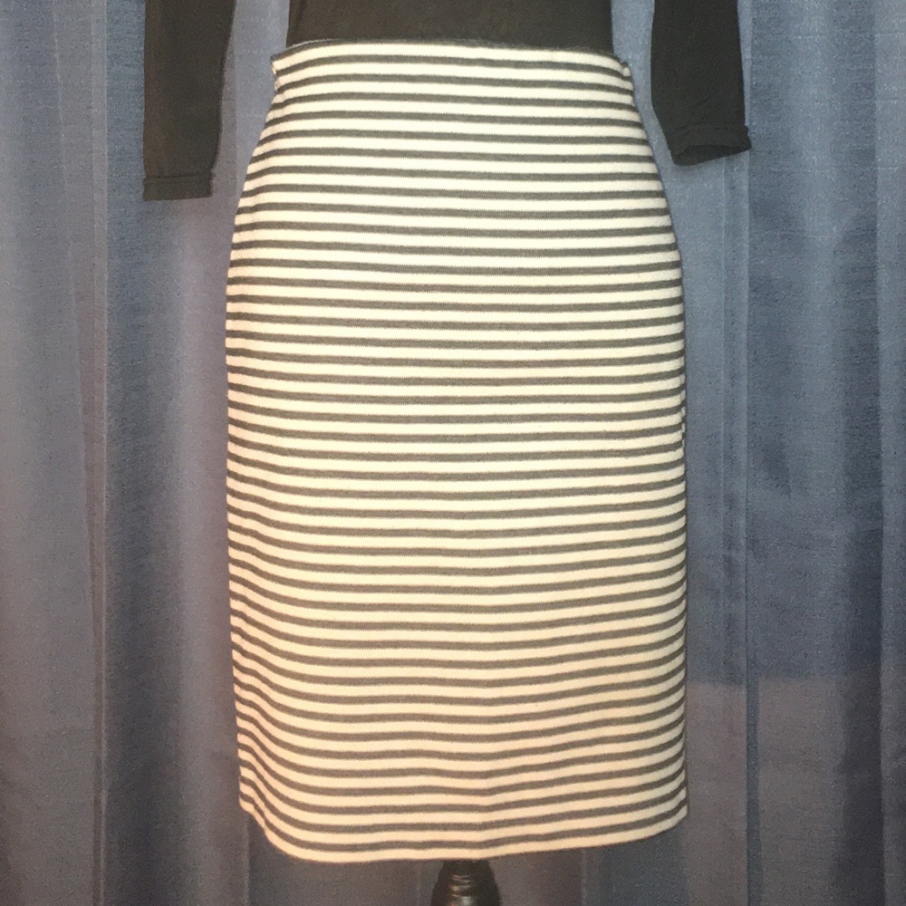 Black and Off-White Striped Skirt Size 4-6